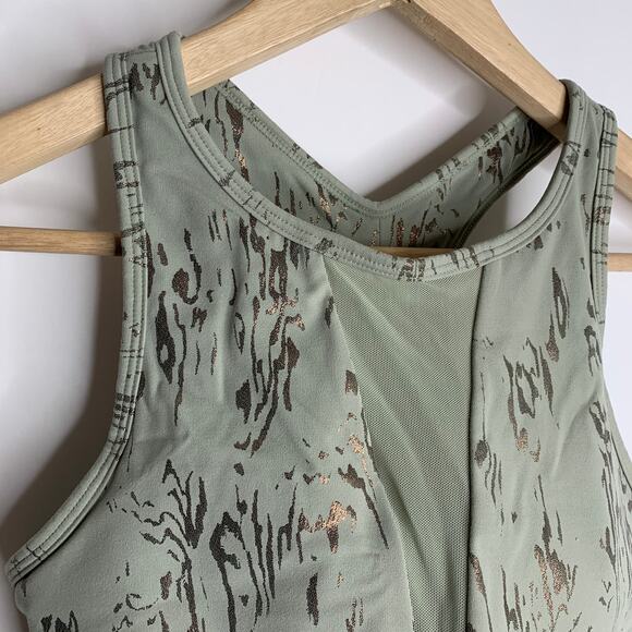 Sweaty Betty x Halle Berry Athena Sport Bra in Green Cambium Small - Picture 3 of 15